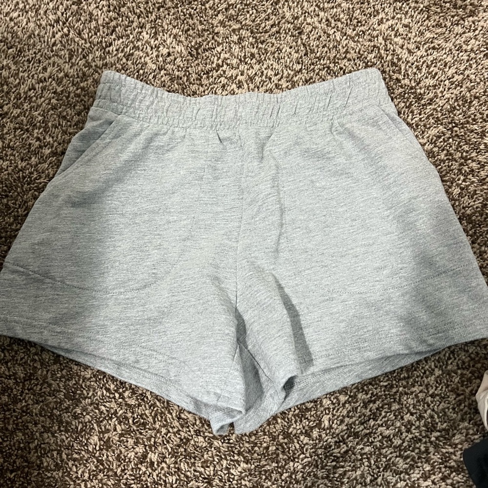 Universal thread shorts
